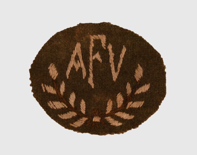 BRITISH WWII ARMOURED FIGHTING VEHICLE TRADE PATCH.