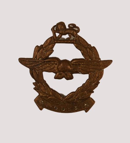 WWII SOUTH AFRICAN AIR FORCE ENLISTED MANS CAP BADGE.