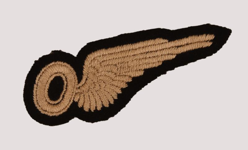 BRITISH WWII RAF NON PADDED OBSERVERS WING.