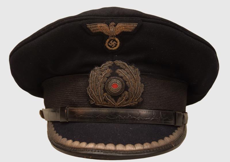 GERMAN WWII KRIEGSMARINE JUNIOR OFFICERS VISOR CAP.