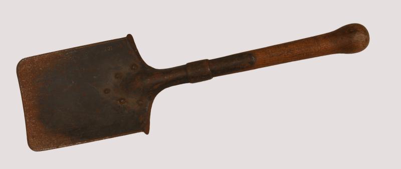 GERMAN WWII TRENCH SHOVEL MARKED LC 38.