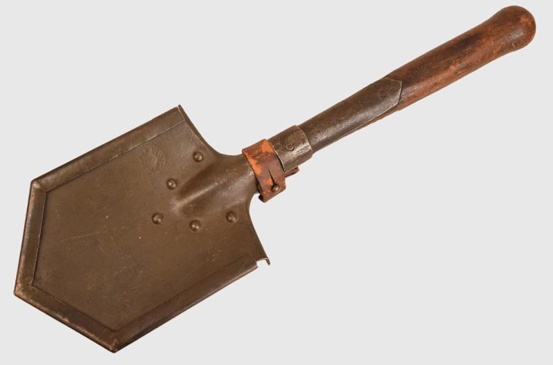 POLISH WWII ENTRENCHING TOOL.