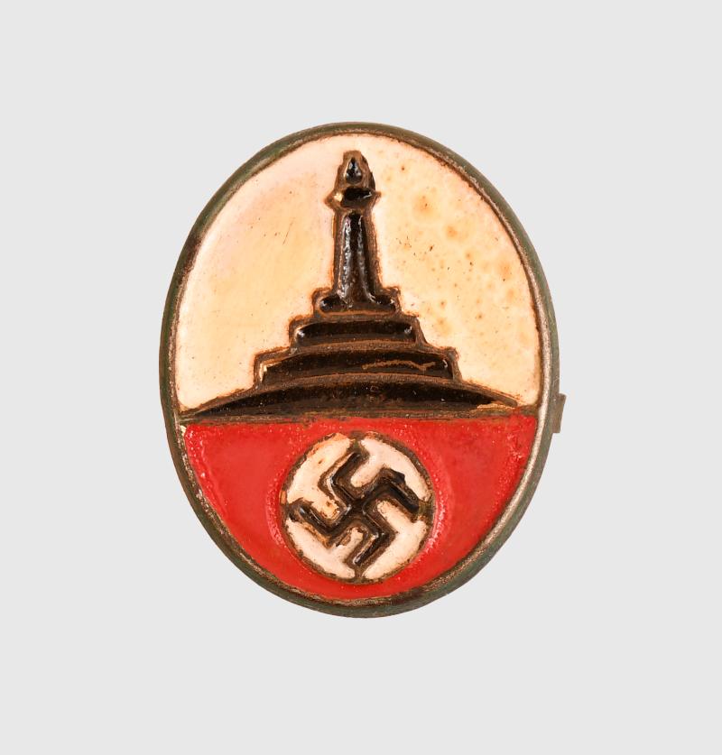 GERMAN WWII VETERANS ORGANISATION CAP BADGE.