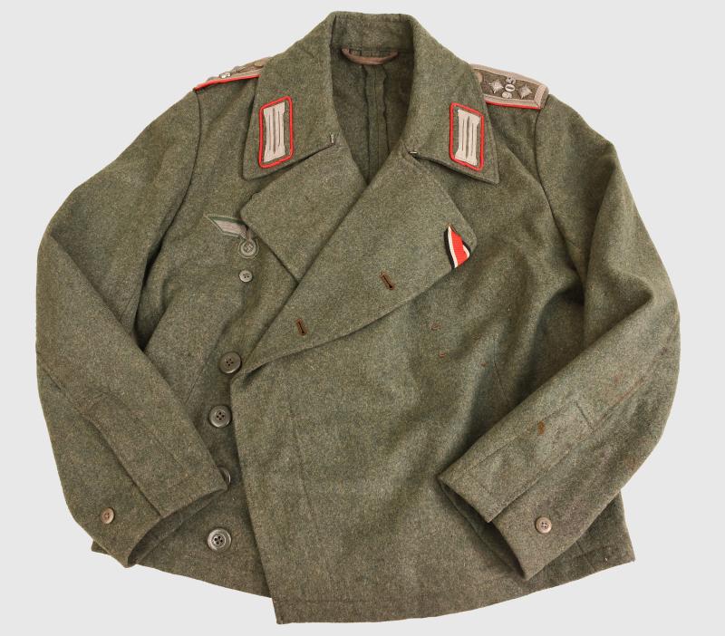 GERMAN WWII ARMY ASSAULT GUNNERS TUNIC.