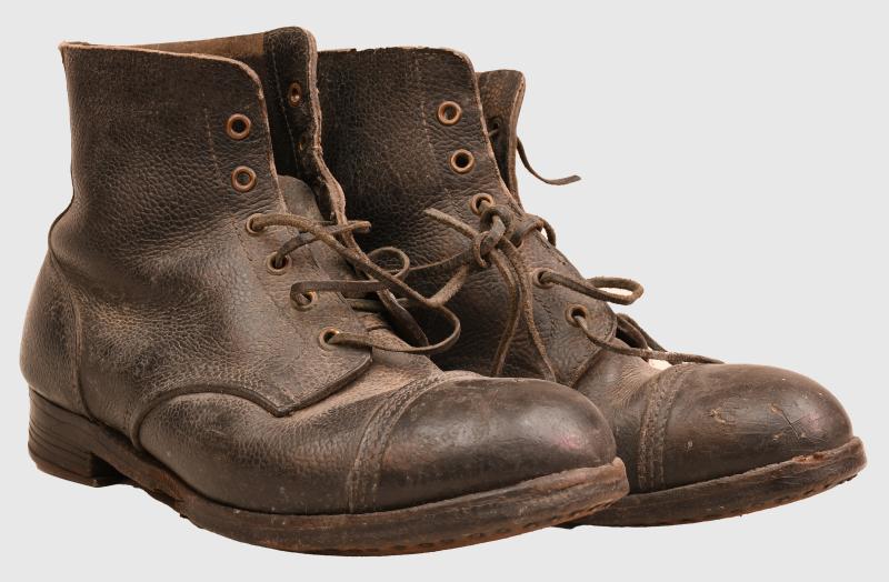 BRITISH WWII 1940 DATED ANKLE BOOTS.