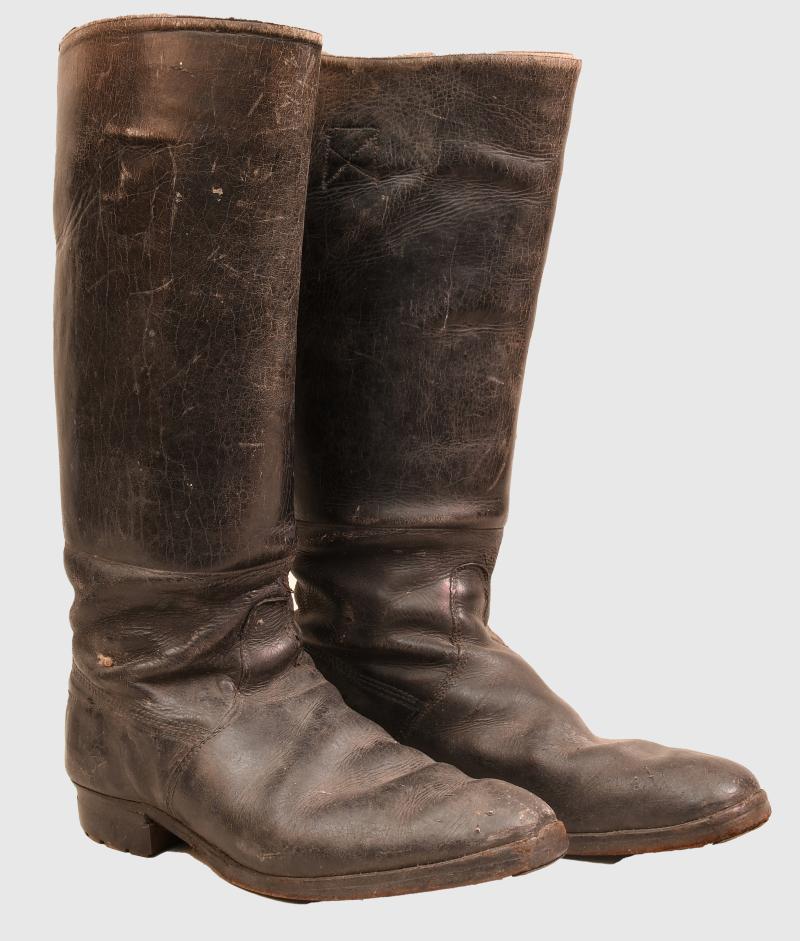 GERMAN WWII OFFICERS MARCHING BOOTS.