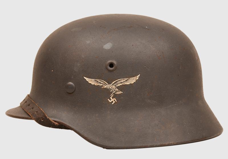 GERMAN WWII SINGLE DECAL M40 LUFTWAFFE COMBAT HELMET.