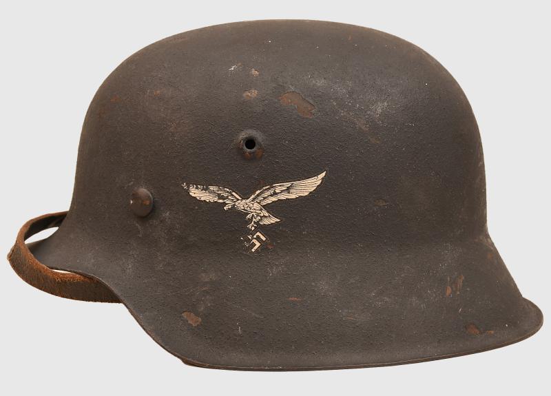 GERMAN WWII LUFTWAFFE M42 SINGLE DECAL COMBAT HELMET.