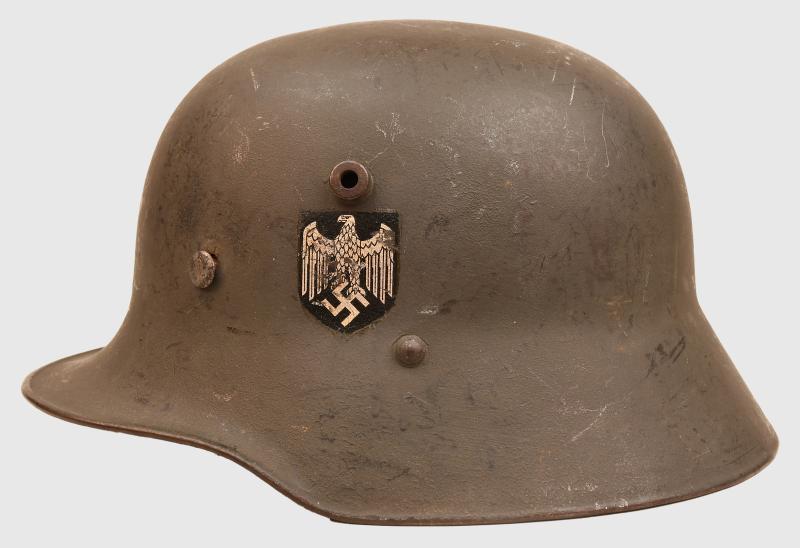 GERMAN WWII AUSTRIAN/GERMAN TRANSITIONAL SINGLE DECAL ARMY HELMET.