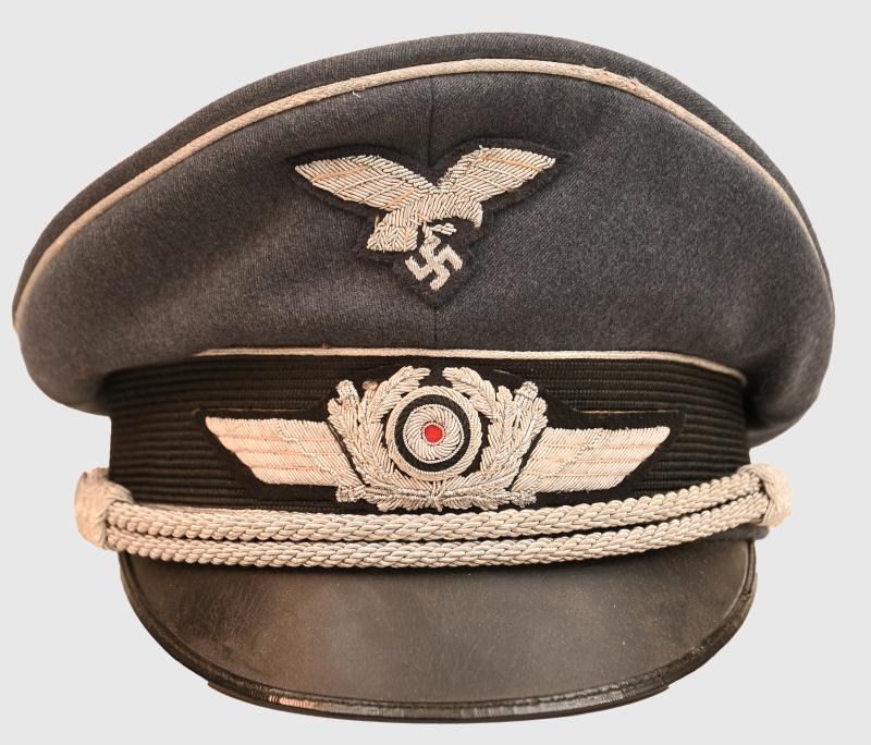 GERMAN WWII LUFTWAFFE OFFICERS VISOR CAP.