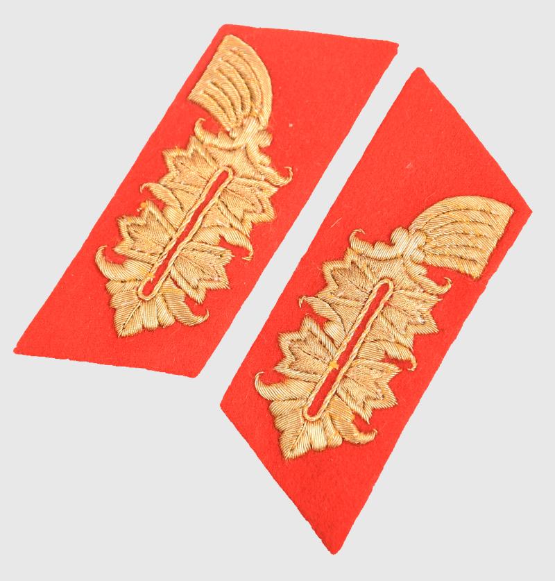 GERMAN WWII ARMY GENERALS COLLAR PATCHES.