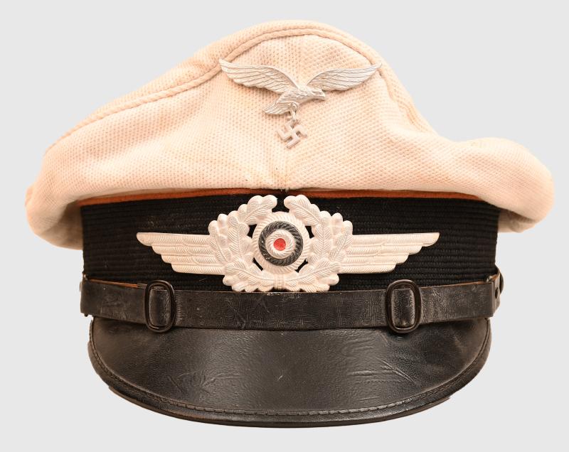 GERMAN WWII LUFTWAFFE SIGNALS WHITE TOP ENLISTED MANS/NCO VISOR CAP.