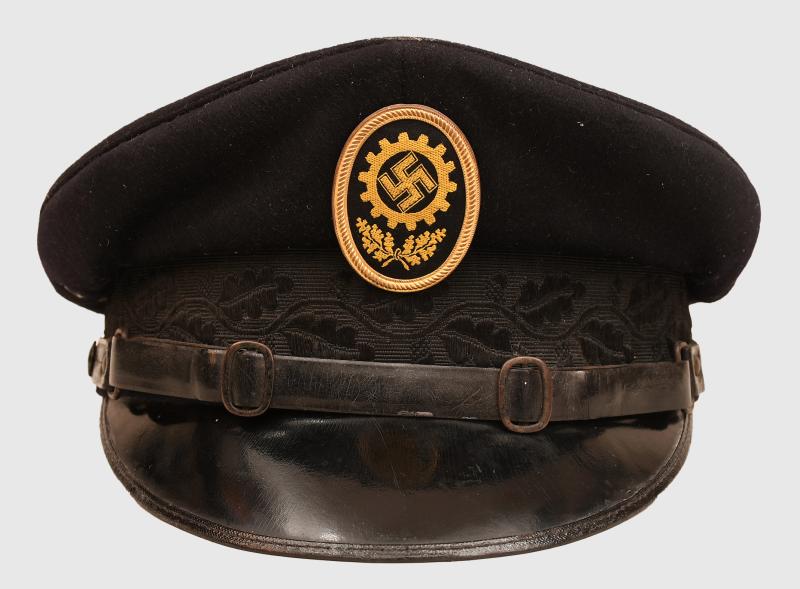 GERMAN WWII DAF VISOR CAP.