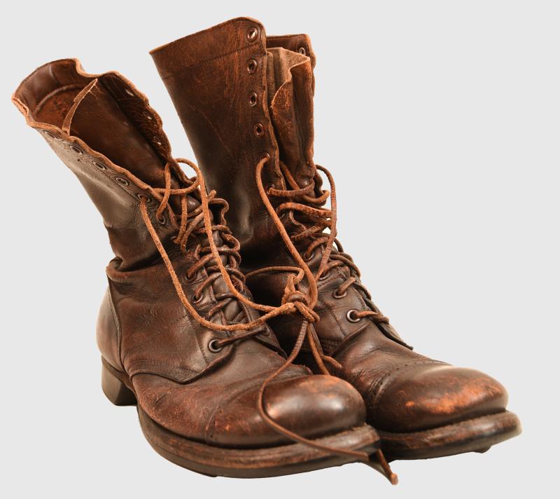 USA WWII PARATROOPER JUMP BOOTS.