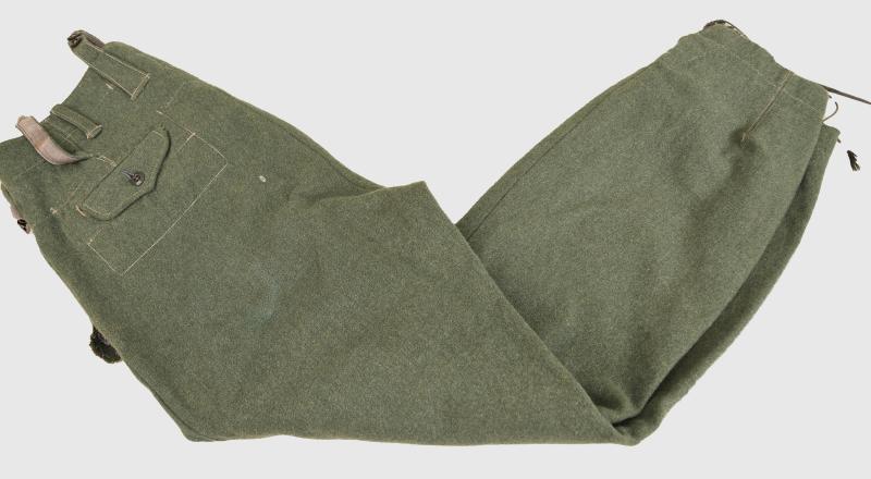 GERMAN WWII LUFTWAFFE PARATROOPER TROUSERS.