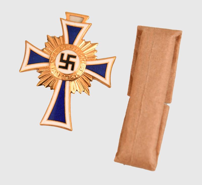 GERMAN WWII MOTHERS CROSS IN GOLD, MINT.