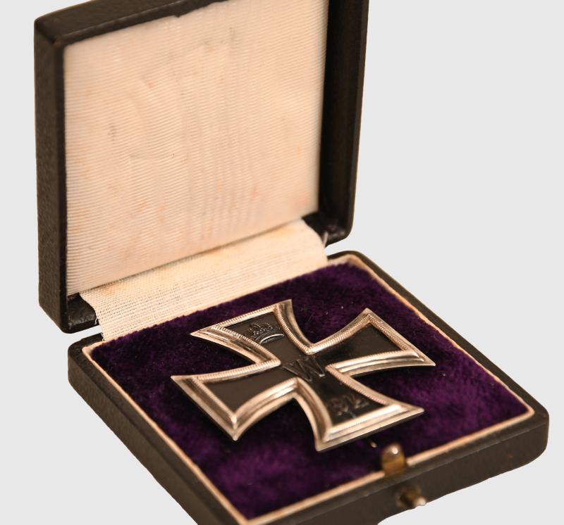 GERMAN WWI IRON CROSS 1914 IN ITS PRESENTATION CASE.