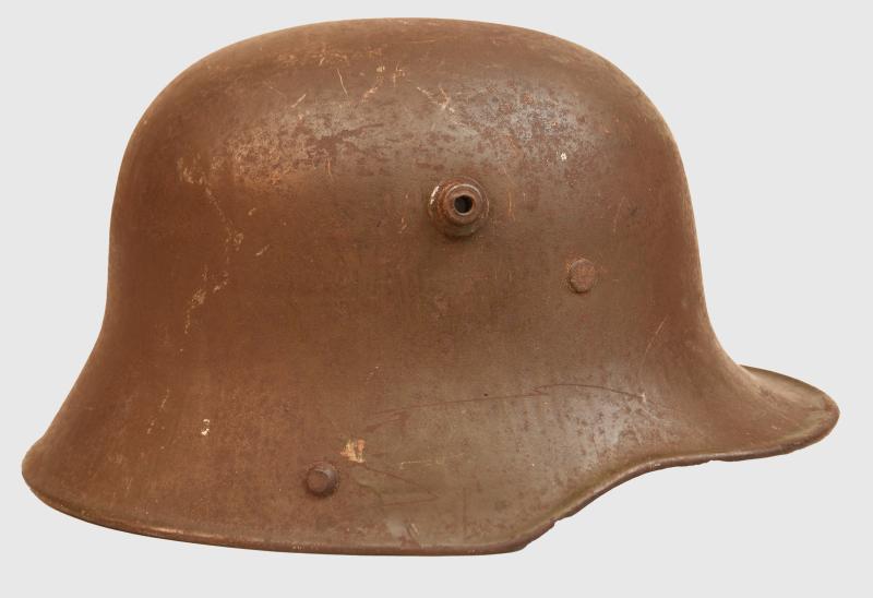 GERMAN WWI M.17 TRENCH HELMET.