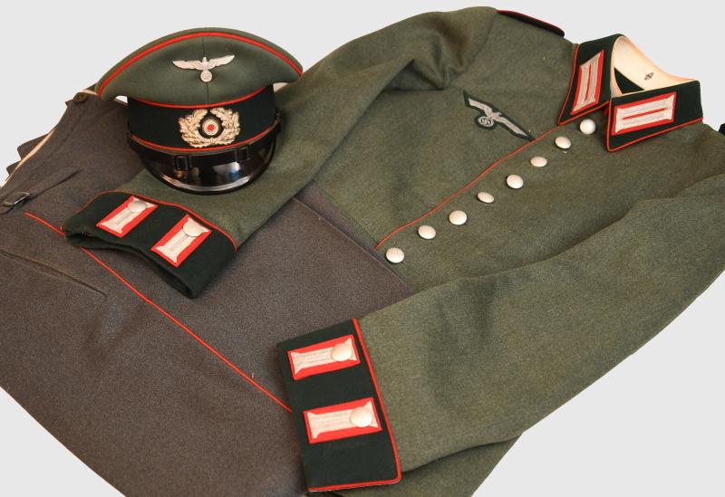 GERMAN WWII ARMY ARTILLERY ENLISTED MANS FULL PARADE UNIFORM.