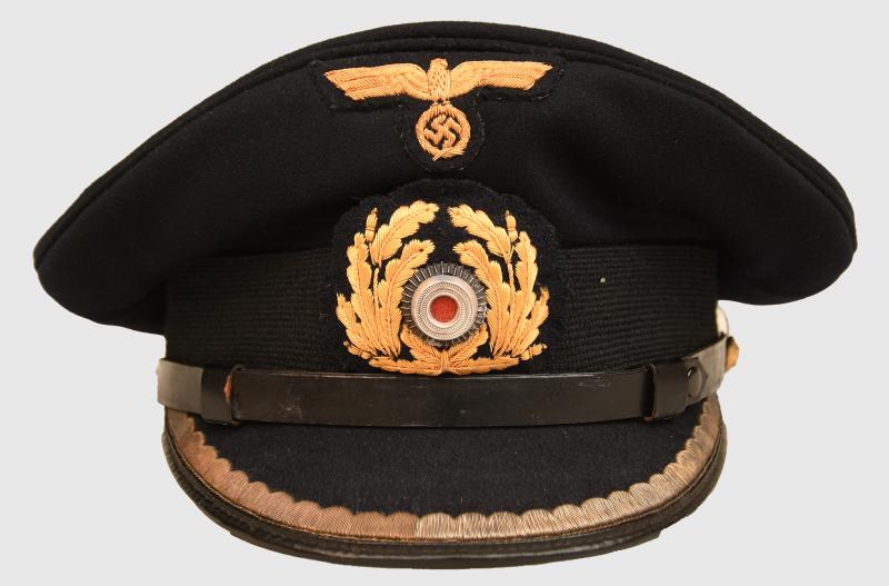 GERMAN WWII KRIEGSMARINE JUNIOR OFFICERS VISOR CAP.