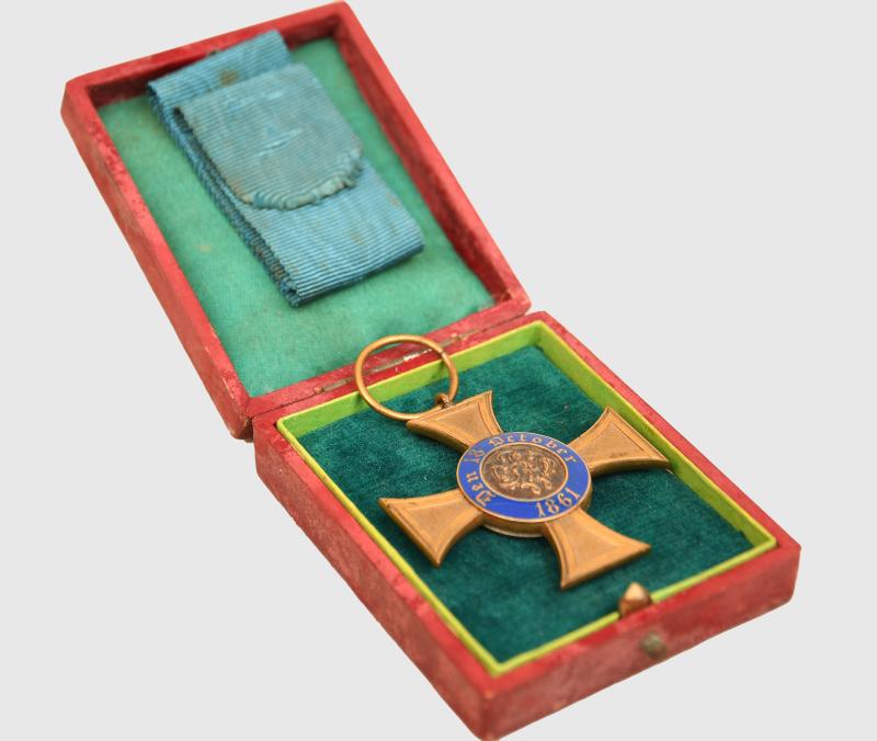 GERMAN WWI PRUSSIAN ORDER OF THE CROWN THIRD CLASS CASED.