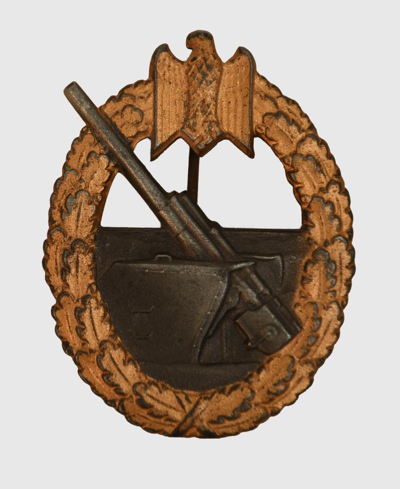 GERMAN WWII KRIEGSMARINE COASTAL ARTILLERY BADGE.