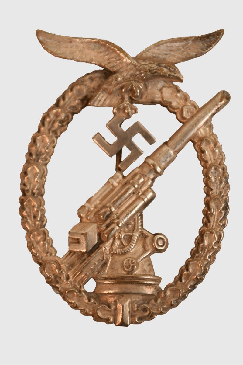 GERMAN WWII  LUFTWAFFE FLAK BADGE.