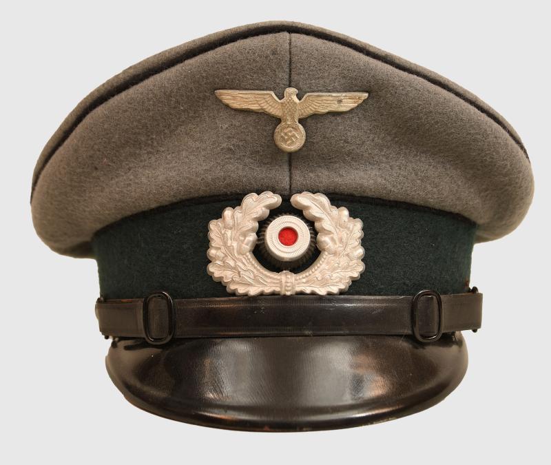 GERMAN WWII ARMY PIONEER NCO/MANS VISOR CAP.