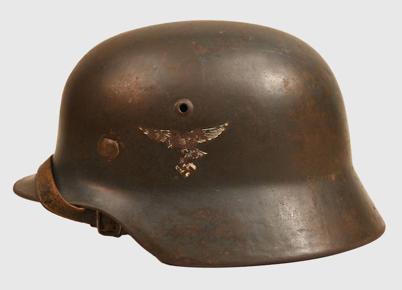 GERMAN WWII LUFTWAFFE M35 EARLY EAGLE COMBAT HELMET.