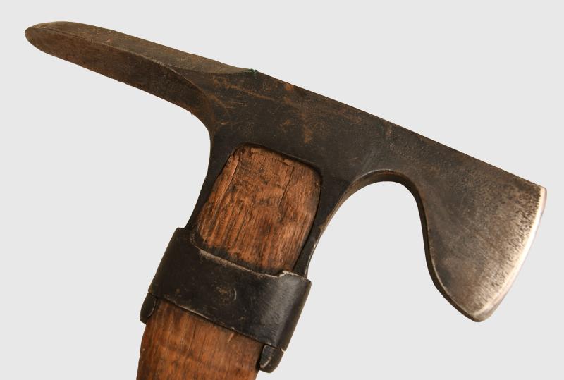 Regimentals | GERMAN WWI PICKAXE AND CARRIER.