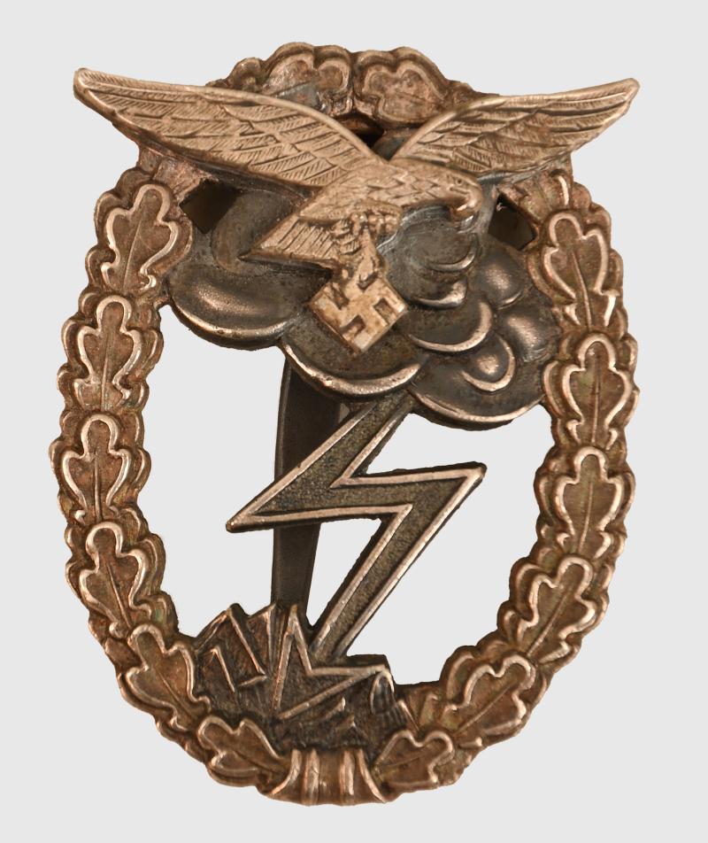 GERMAN WWII LUFTWAFFE GROUND COMBAT BADGE.