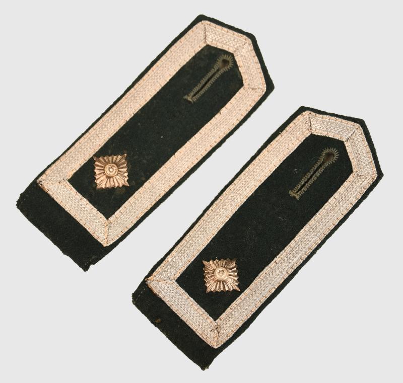 GERMAN WWII EARLY M.36 POINTED SHOULDER BOARDS.