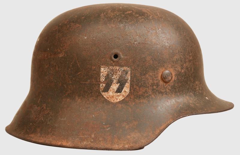 GERMAN WWII WAFFEN SS SINGLE DECAL M.42 HELMET, IDENTIFIED.