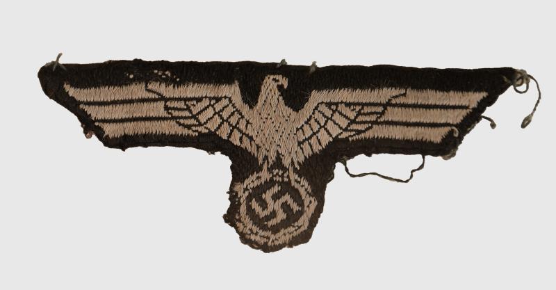 GERMAN WWII PANZER ENLISTED MANS OVERSEAS CAP EAGLE.
