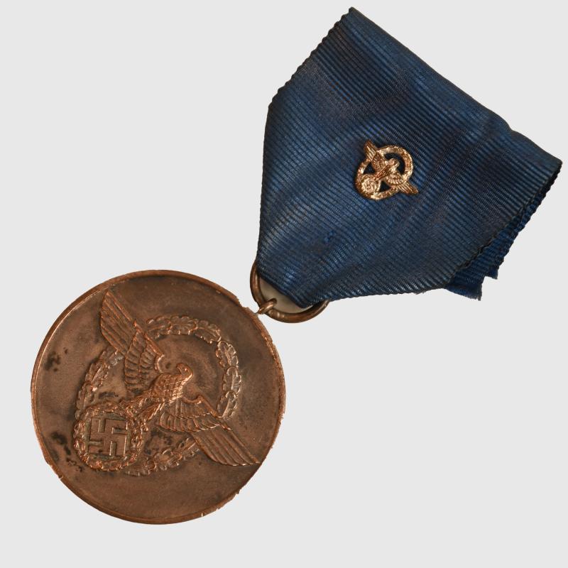 GERMAN WWII POLICE 8 YEAR LONG SERVICE MEDAL.