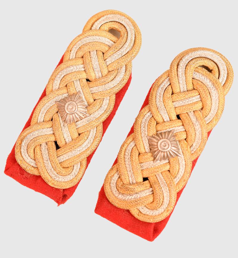 GERMAN WWII ARMY GENERAL LEUTNANT SHOULDER BOARDS.