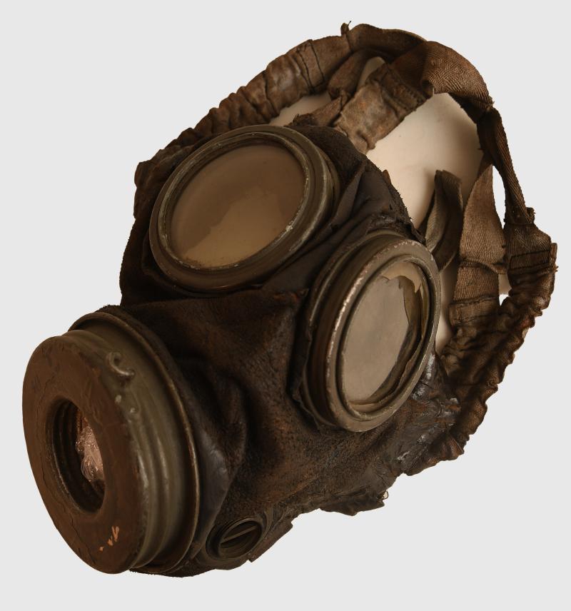 GERMAN WWII GAS MASK VARIANT.
