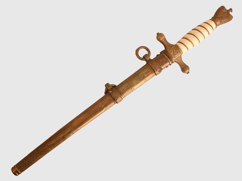 GERMAN WWII KRIEGSMARINE OFFICER’S DAGGER.