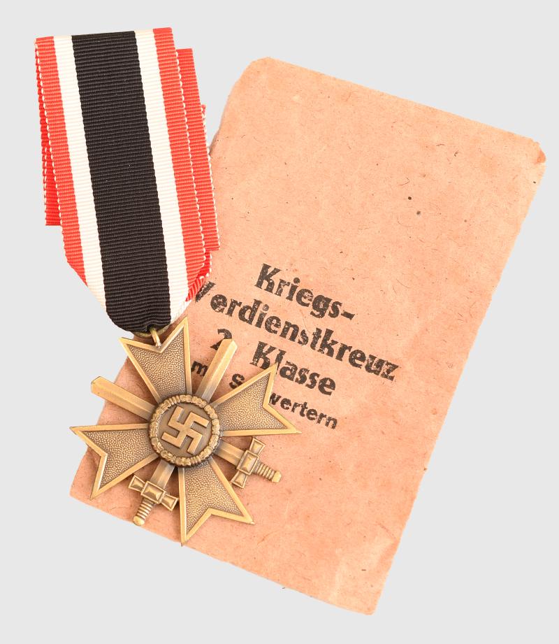 GERMAN WWII WAR SERVICE CROSS SECOND-CLASS WITH SWORDS IN PACKET.