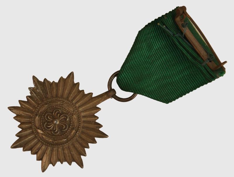 GERMAN WWII EASTERN PEOPLES 2ND CLASS IN BRONZE MEDAL WITHOUT SWORDS.