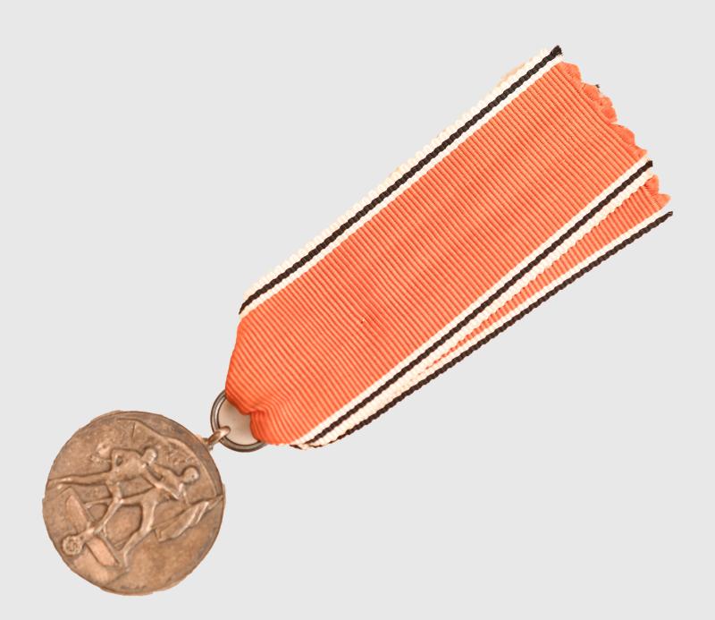 GERMAN WWII 1ST MARCH 1938 ENTRY INTO AUSTRIA MEDAL.