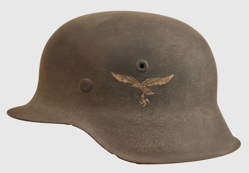 GERMAN WWII LUFTWAFFE SINGLE DECAL M42 HELMET.
