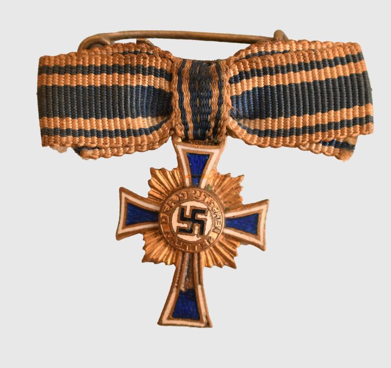 GERMAN WWII MOTHERS CROSS IN GOLD, MINIATURE.
