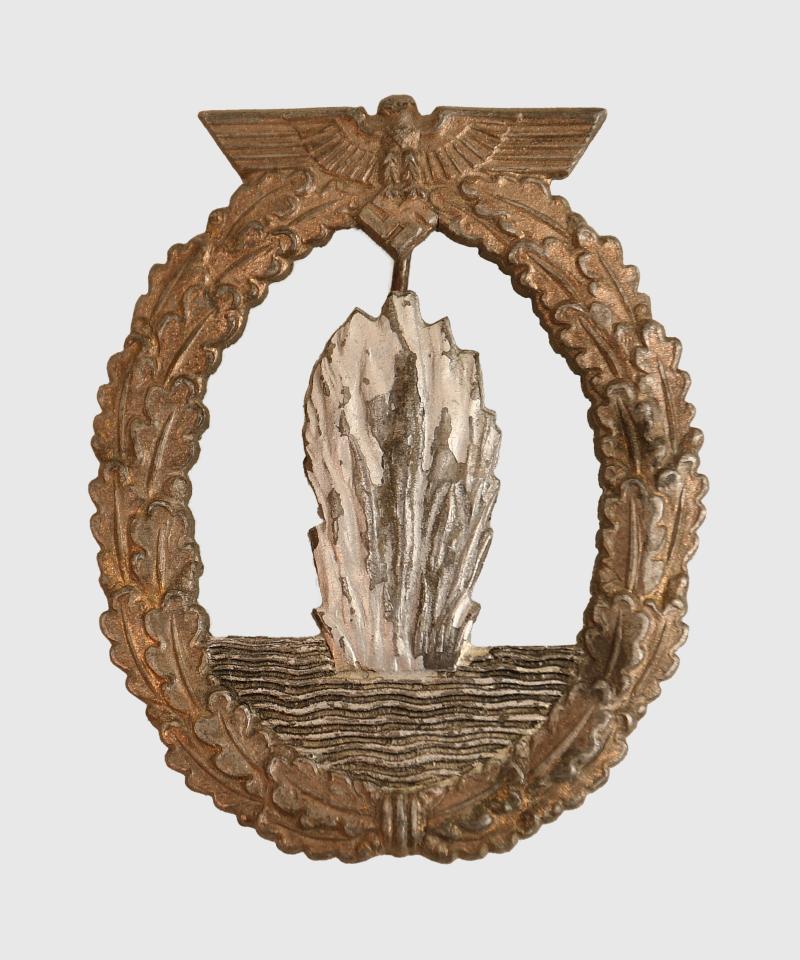 GERMAN WWII KRIEGSMARINE MINE SWEEPER BADGE.