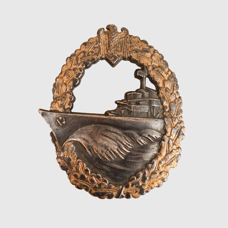 GERMAN WWII KRIEGSMARINE DESTROYER BADGE.