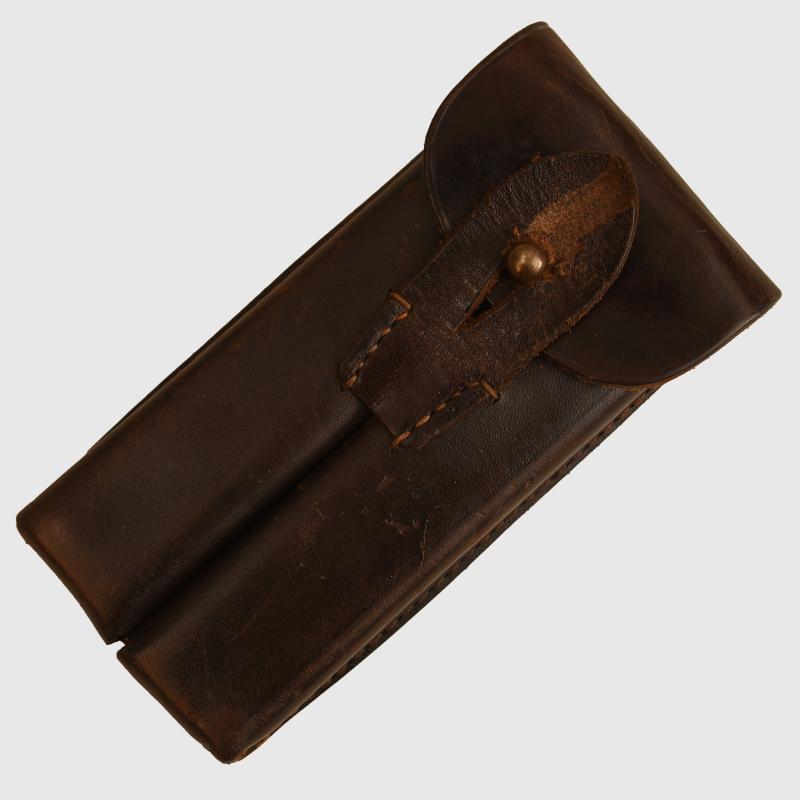 GERMAN WWII LUGER TWIN MAGAZINE POUCH.