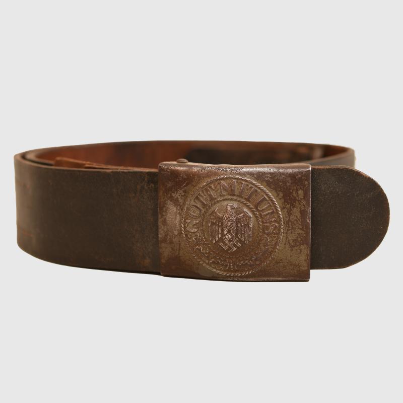 GERMAN WWII ARMY MANS COMBAT BELT AND BUCKLE.
