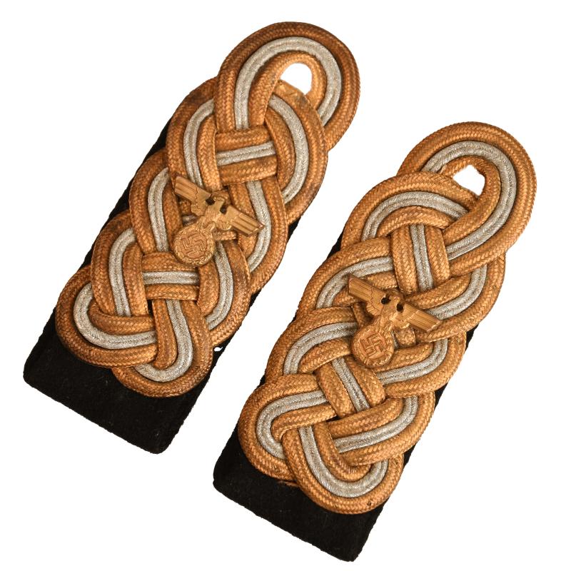 GERMAN WWII DIPLOMATIC OFFICIAL UNIFORM SHOULDER STRAPS.