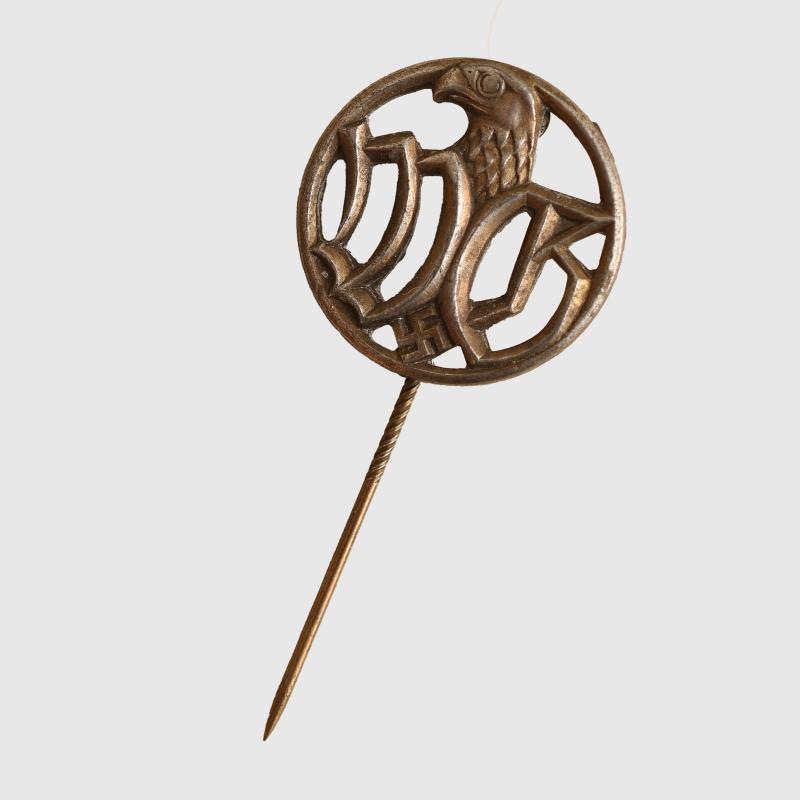 GERMAN WWII CIVILIAN EMPLOYERS OF THE ARMED FORCES LAPEL PIN.