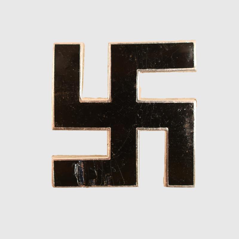 GERMAN WWII GERMAN CROSS IN GOLD AND SILVER SWASTIKA.